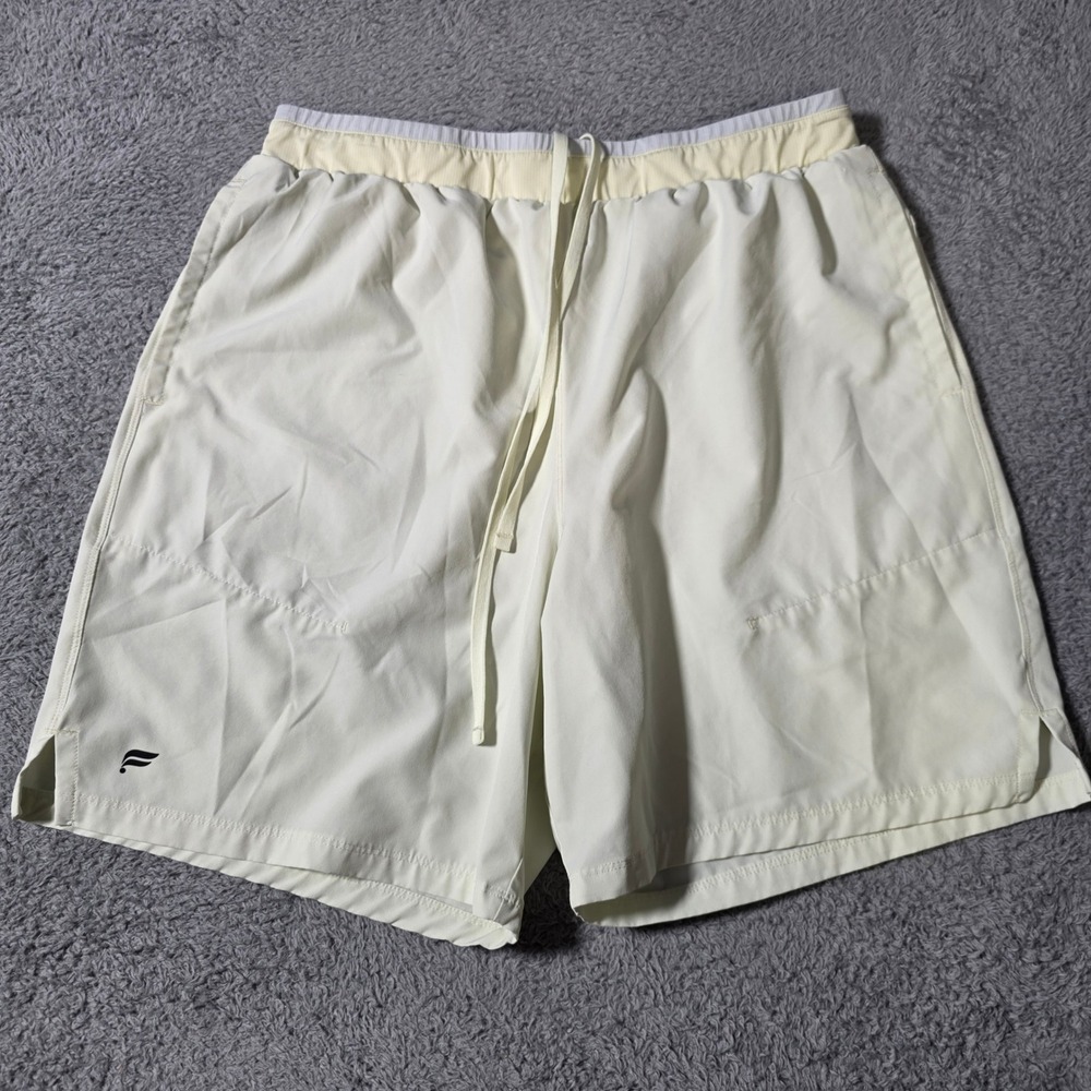 Fabletics Mens Large Active Shorts Pale Yellow Drawstring Pockets Vented Hem‎